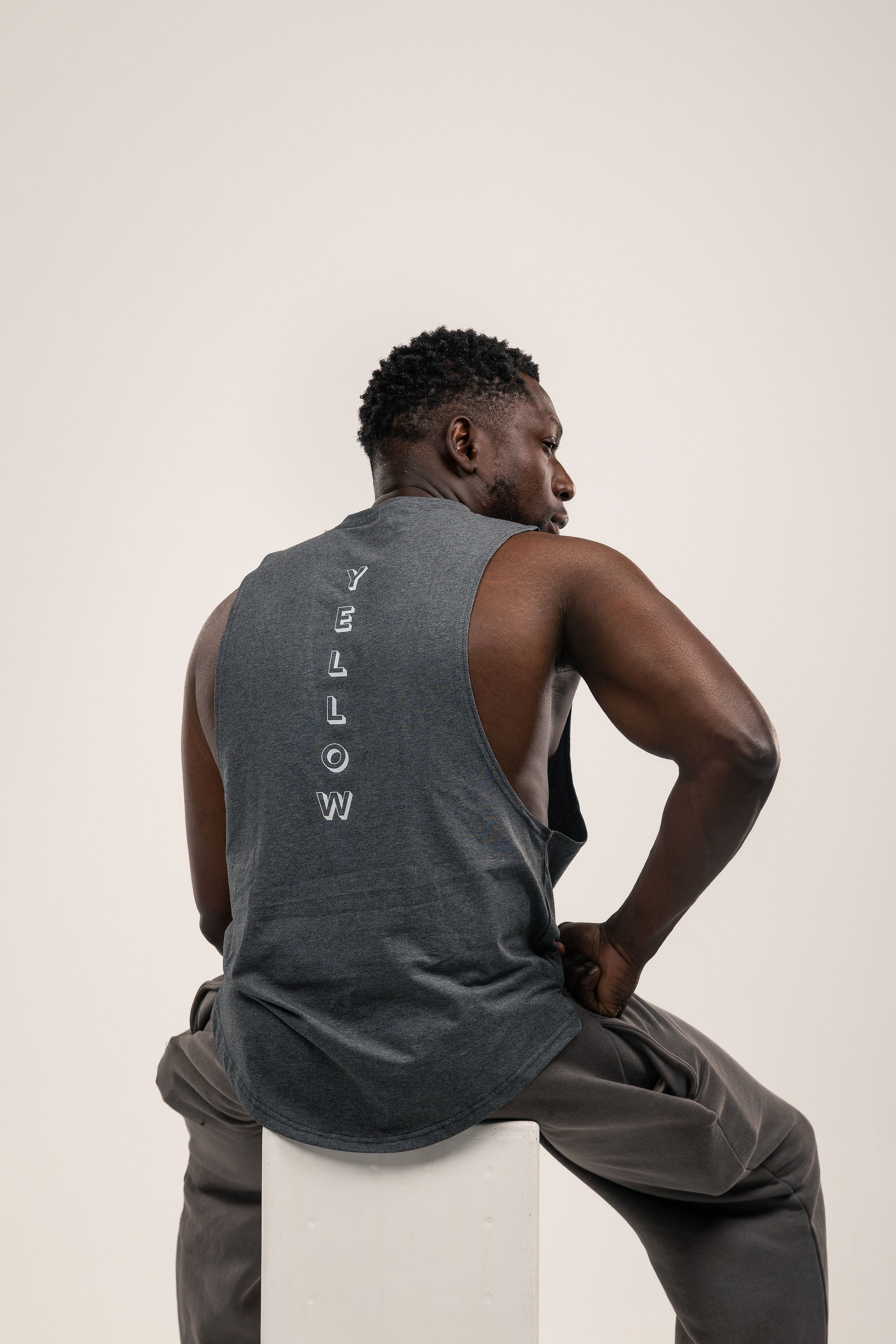 Dark Grey Round Neck Sleeveless Vest