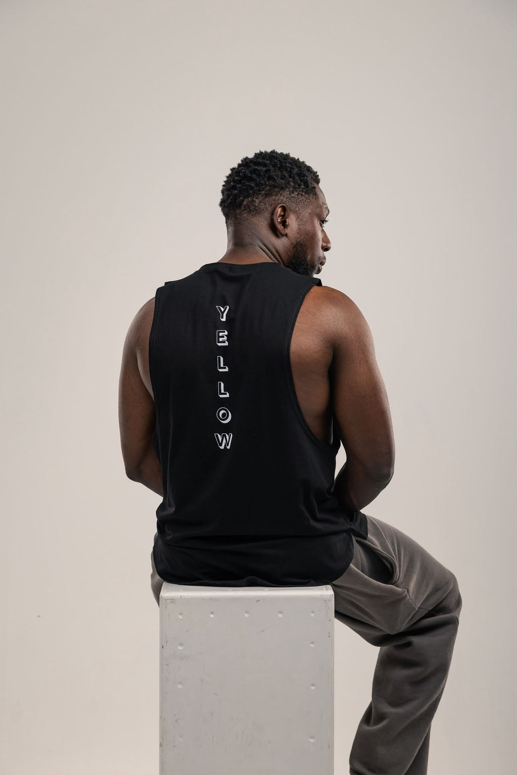 Black Round Neck Sleeveless Vest